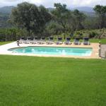 Piscine coque polyester avec escalier roman et fond plat modèle Fidji